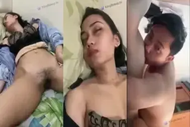 Gadis Cantik Pasrah Goyang Kasur Bareng Pacar poster