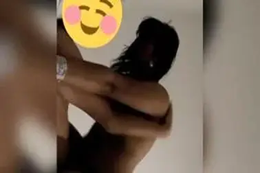 Tante Cantik Pasrah Goyang Kasur Bareng Pemuda poster
